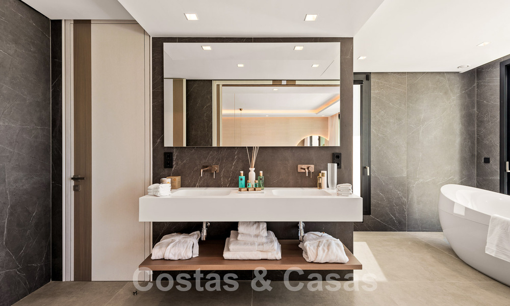 Villa neuve, moderniste et design à vendre avec vue sur le terrain de golf dans un resort de golf, Marbella - Benahavis 55484