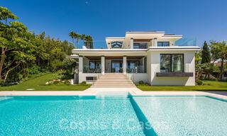 Villa neuve, moderniste et design à vendre avec vue sur le terrain de golf dans un resort de golf, Marbella - Benahavis 55507 