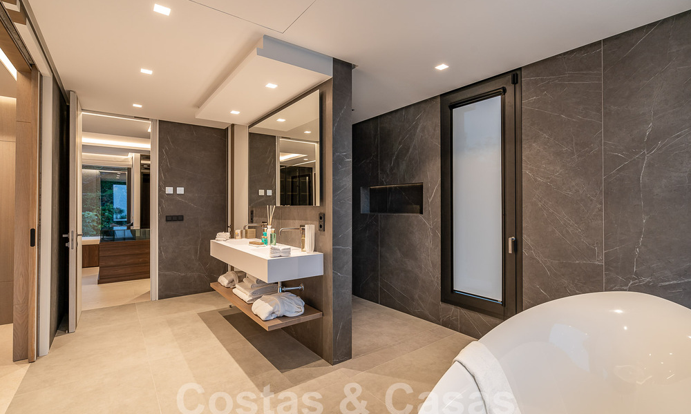 Villa neuve, moderniste et design à vendre avec vue sur le terrain de golf dans un resort de golf, Marbella - Benahavis 55516