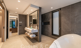 Villa neuve, moderniste et design à vendre avec vue sur le terrain de golf dans un resort de golf, Marbella - Benahavis 55516 