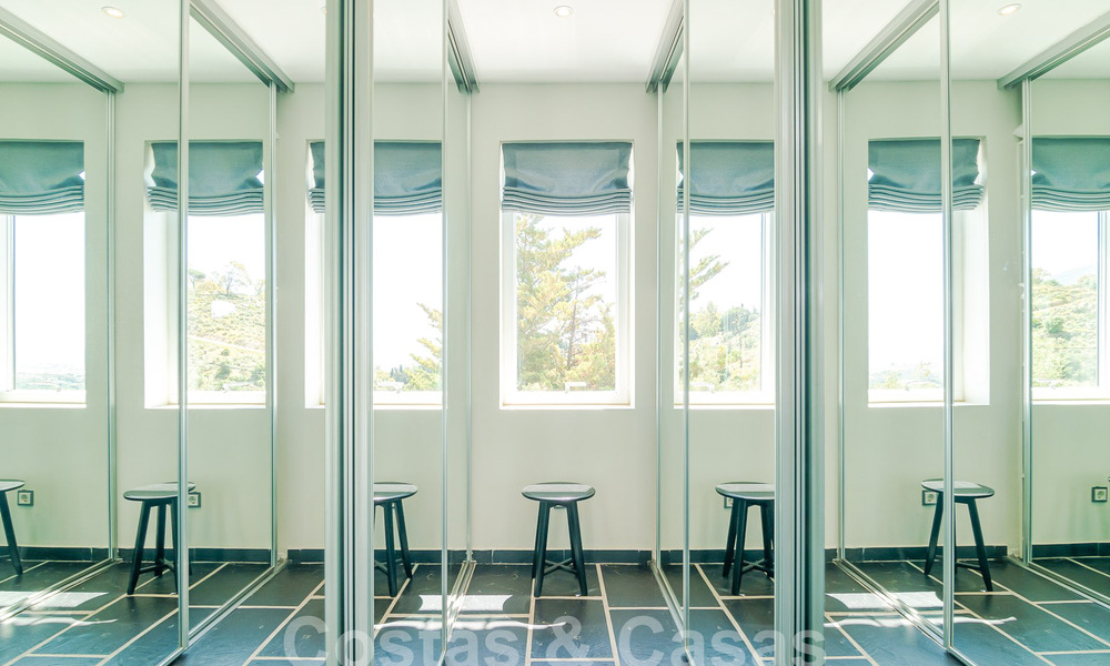 Spacieuse villa de luxe à vendre avec vue panoramique sur la mer sur un grand terrain à Mijas, Costa del Sol 55599