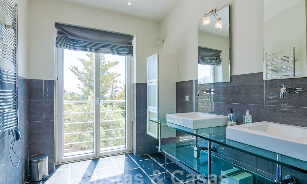 Spacieuse villa de luxe à vendre avec vue panoramique sur la mer sur un grand terrain à Mijas, Costa del Sol 55600