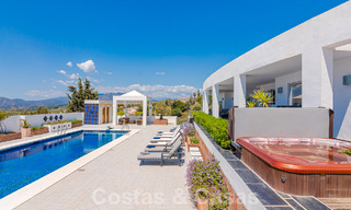 Spacieuse villa de luxe à vendre avec vue panoramique sur la mer sur un grand terrain à Mijas, Costa del Sol 55610 