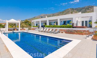 Spacieuse villa de luxe à vendre avec vue panoramique sur la mer sur un grand terrain à Mijas, Costa del Sol 55611 