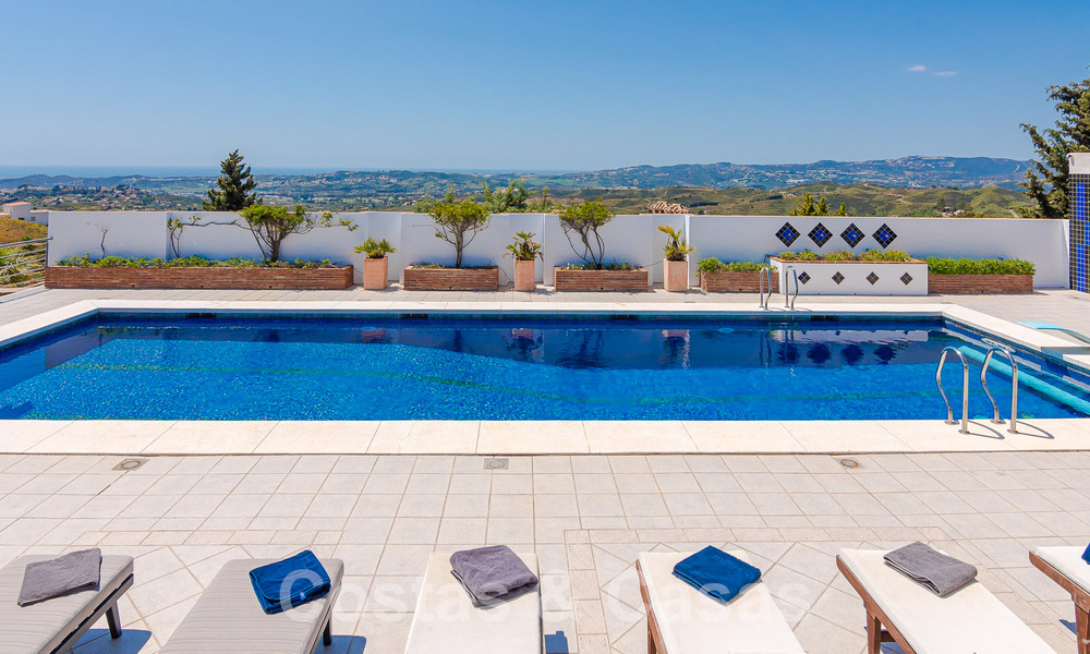 Spacieuse villa de luxe à vendre avec vue panoramique sur la mer sur un grand terrain à Mijas, Costa del Sol 55614