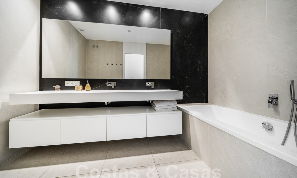 Luxueux appartement moderne au rez-de-chaussée avec piscine privée et vue sur la mer, à Marbella - Benahavis 55627