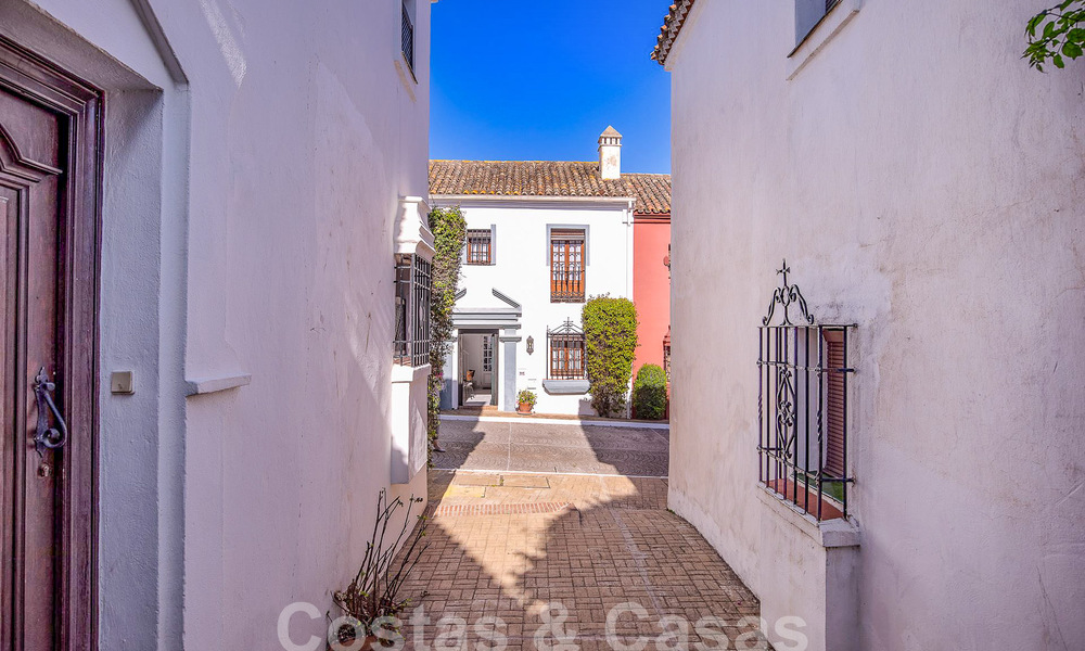 Belle maison pittoresque au charme andalou à vendre à deux pas de la plage à Guadalmina Baja, Marbella 55386