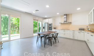 Luxueuse villa méditerranéenne de plain-pied à vendre dans un quartier résidentiel isolé du Golden Mile, Marbella 55733 