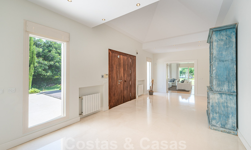 Luxueuse villa méditerranéenne de plain-pied à vendre dans un quartier résidentiel isolé du Golden Mile, Marbella 55736