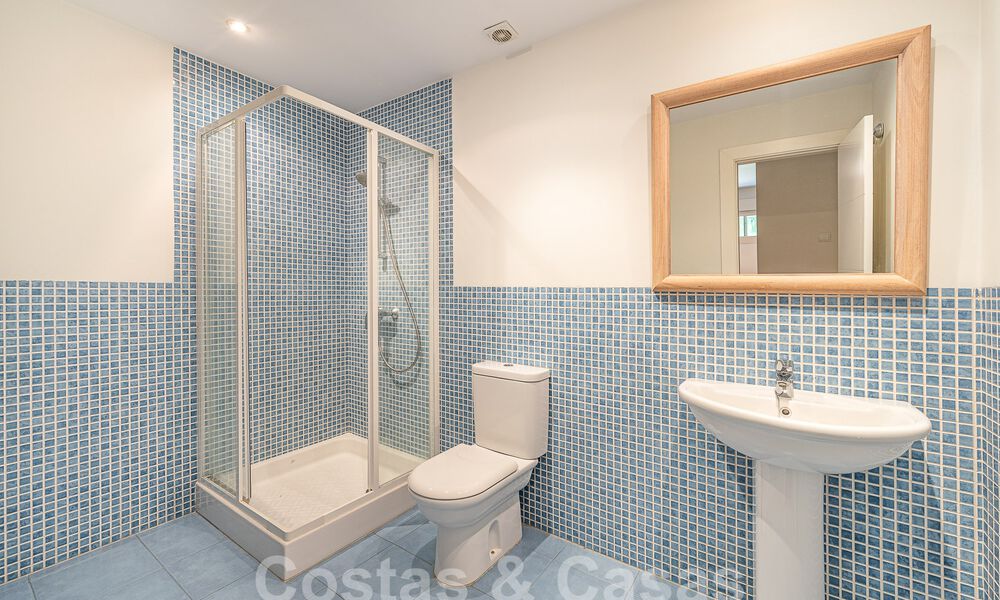 Luxueuse villa méditerranéenne de plain-pied à vendre dans un quartier résidentiel isolé du Golden Mile, Marbella 55741