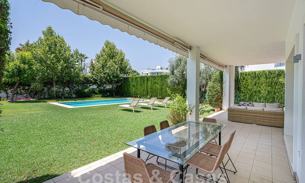 Luxueuse villa méditerranéenne de plain-pied à vendre dans un quartier résidentiel isolé du Golden Mile, Marbella 55743