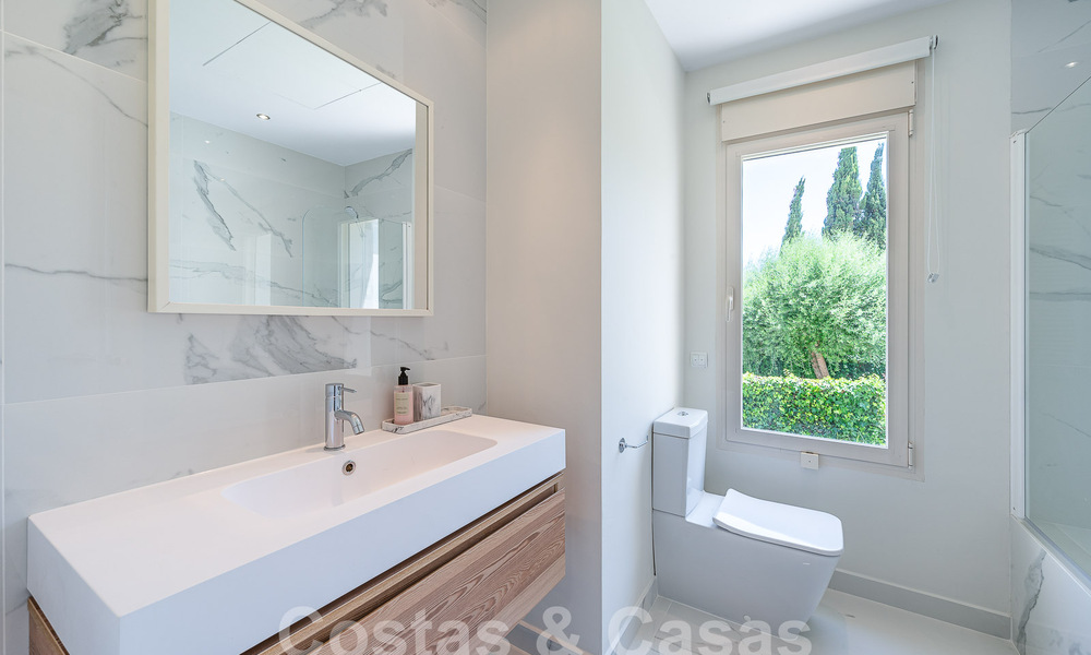 Luxueuse villa méditerranéenne de plain-pied à vendre dans un quartier résidentiel isolé du Golden Mile, Marbella 55749