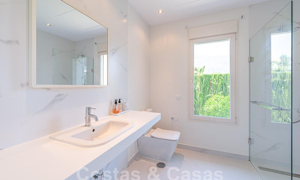 Luxueuse villa méditerranéenne de plain-pied à vendre dans un quartier résidentiel isolé du Golden Mile, Marbella 55754