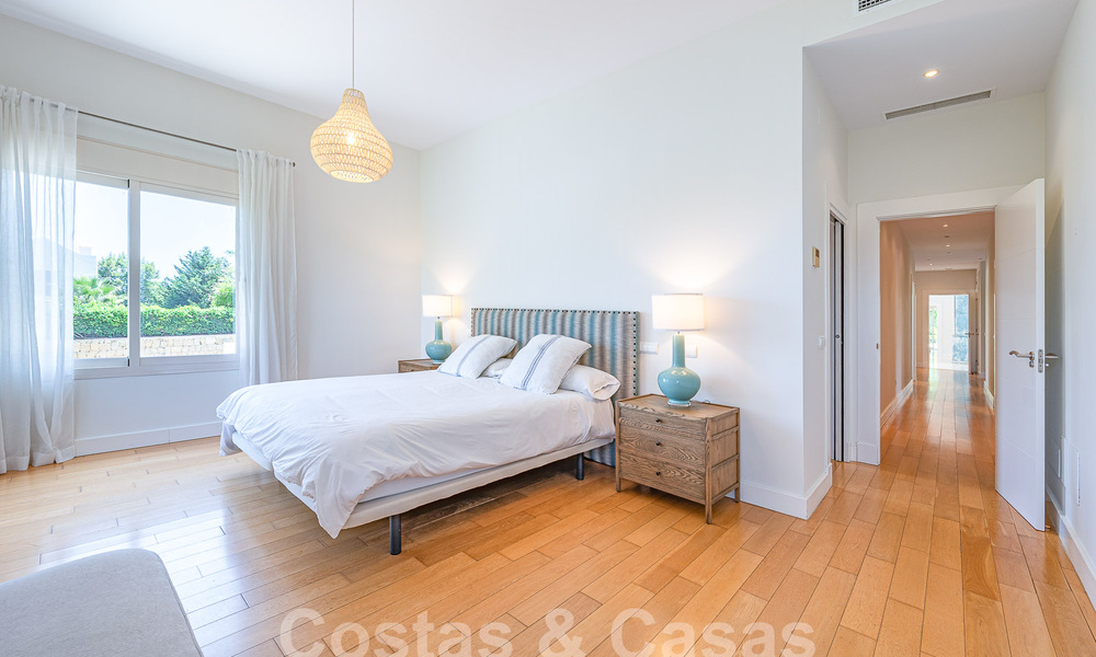Luxueuse villa méditerranéenne de plain-pied à vendre dans un quartier résidentiel isolé du Golden Mile, Marbella 55755