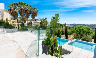 Nouvelle villa design et moderne à vendre avec vue imprenable sur la mer dans un complexe de golf cinq étoiles à Marbella - Benahavis 55830 