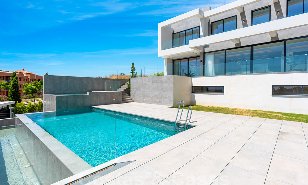 Nouvelle villa design et moderne à vendre avec vue imprenable sur la mer dans un complexe de golf cinq étoiles à Marbella - Benahavis 55833