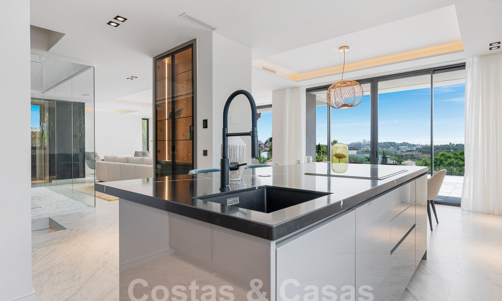 Nouvelle villa design et moderne à vendre avec vue imprenable sur la mer dans un complexe de golf cinq étoiles à Marbella - Benahavis 55868