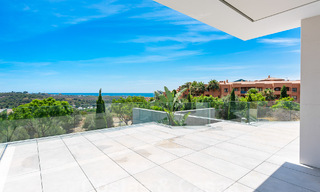 Nouvelle villa design et moderne à vendre avec vue imprenable sur la mer dans un complexe de golf cinq étoiles à Marbella - Benahavis 55890 