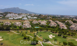 Luxueux penthouse en duplex à vendre dans un complexe fermé adjacent au terrain de golf à Marbella - Benahavis 55998 