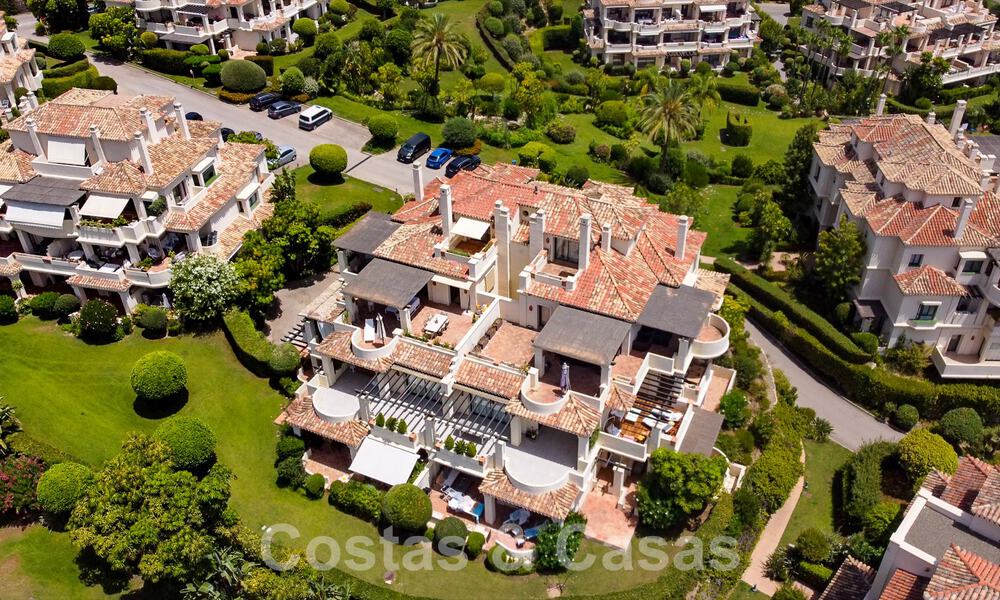 Luxueux penthouse en duplex à vendre dans un complexe fermé adjacent au terrain de golf à Marbella - Benahavis 56000