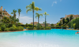 Luxueux penthouse en duplex à vendre dans un complexe fermé adjacent au terrain de golf à Marbella - Benahavis 56026 