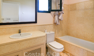 Luxueux penthouse en duplex à vendre dans un complexe fermé adjacent au terrain de golf à Marbella - Benahavis 56032 
