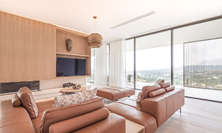 Villa de luxe ultra-moderne, prête à être emménagée, à vendre sur le front de golf du prestigieux Marbella Club Golf Resort à Benahavis 56127 
