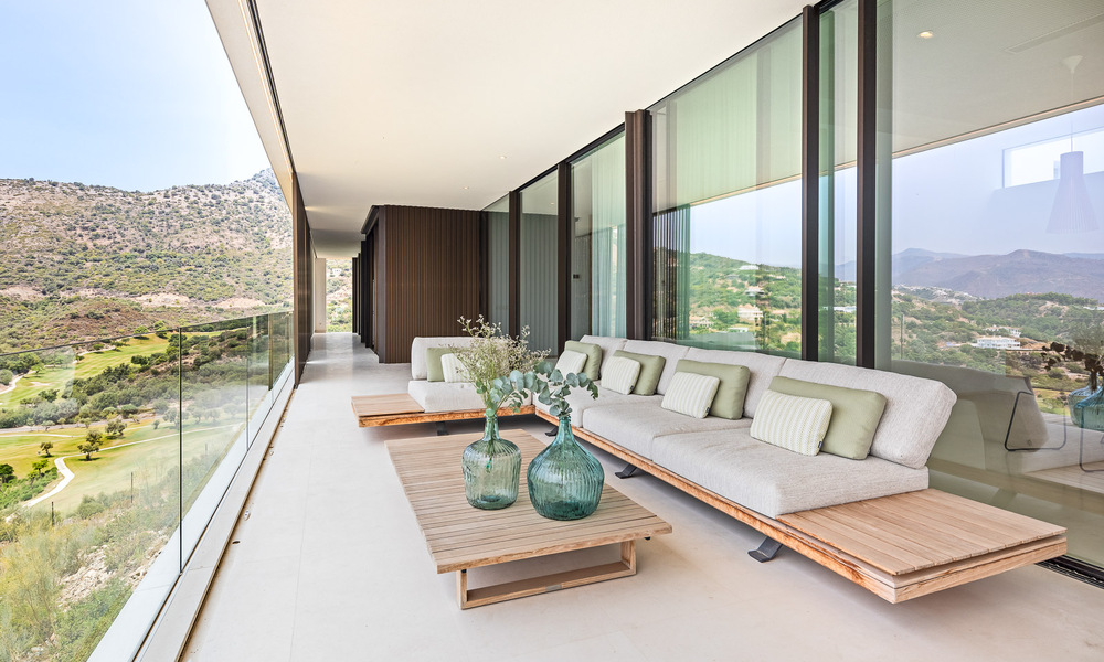 Villa de luxe ultra-moderne, prête à être emménagée, à vendre sur le front de golf du prestigieux Marbella Club Golf Resort à Benahavis 56136