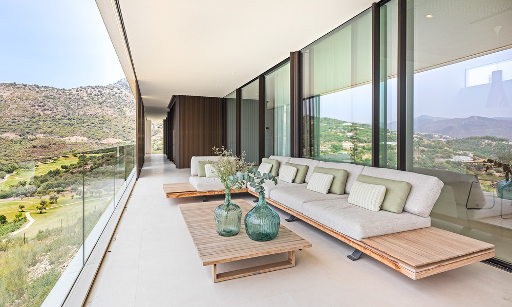 Villa de luxe ultra-moderne, prête à être emménagée, à vendre sur le front de golf du prestigieux Marbella Club Golf Resort à Benahavis 56136