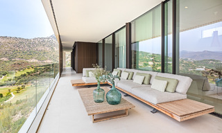 Villa de luxe ultra-moderne, prête à être emménagée, à vendre sur le front de golf du prestigieux Marbella Club Golf Resort à Benahavis 56136 