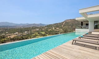 Villa de luxe ultra-moderne, prête à être emménagée, à vendre sur le front de golf du prestigieux Marbella Club Golf Resort à Benahavis 56141 