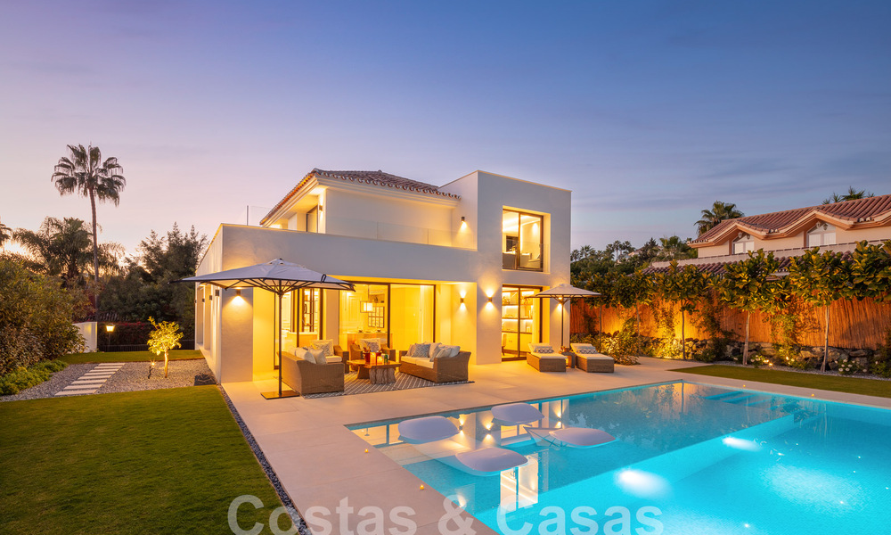 Villa supérieure rénovée de style moderne à vendre au cœur de la vallée du golf de Nueva Andalucia, Marbella 56039