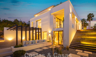 Villa supérieure rénovée de style moderne à vendre au cœur de la vallée du golf de Nueva Andalucia, Marbella 56040 