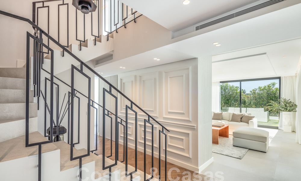 Villa supérieure rénovée de style moderne à vendre au cœur de la vallée du golf de Nueva Andalucia, Marbella 56058