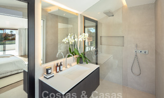 Villa supérieure rénovée de style moderne à vendre au cœur de la vallée du golf de Nueva Andalucia, Marbella 56061 