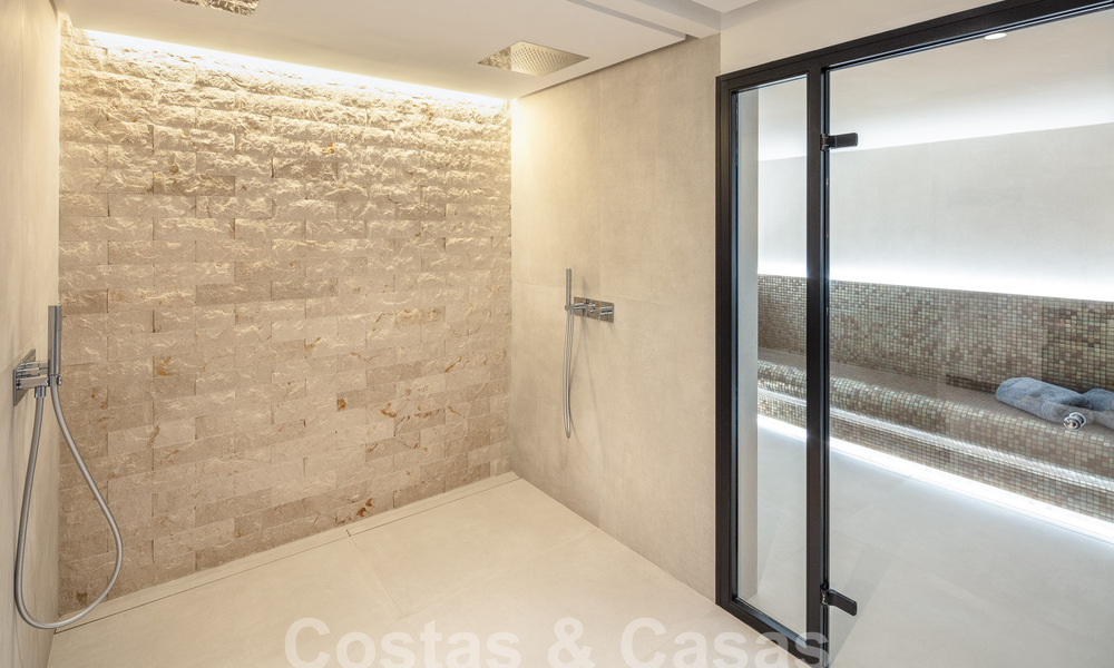 Villa supérieure rénovée de style moderne à vendre au cœur de la vallée du golf de Nueva Andalucia, Marbella 56069