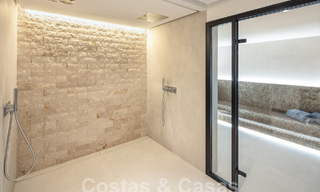 Villa supérieure rénovée de style moderne à vendre au cœur de la vallée du golf de Nueva Andalucia, Marbella 56069 