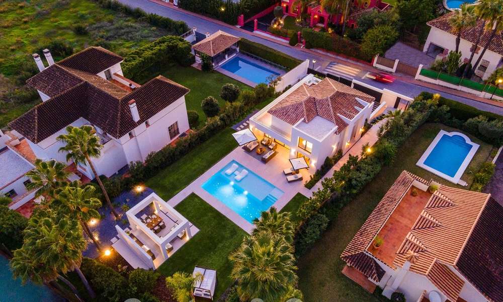 Villa supérieure rénovée de style moderne à vendre au cœur de la vallée du golf de Nueva Andalucia, Marbella 56070