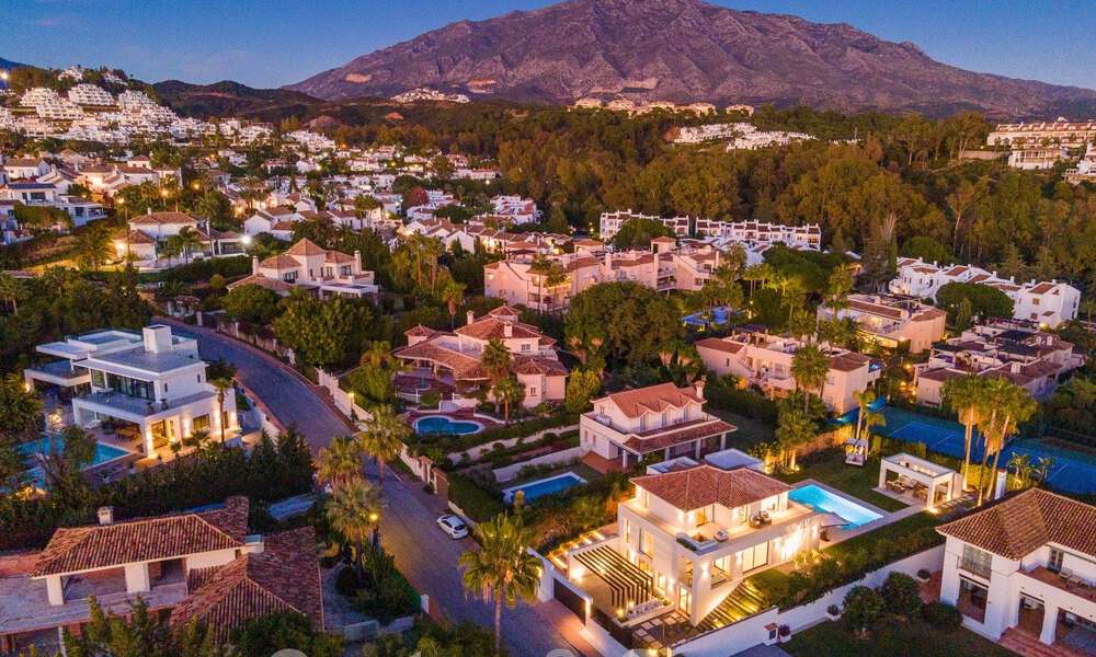 Villa supérieure rénovée de style moderne à vendre au cœur de la vallée du golf de Nueva Andalucia, Marbella 56072