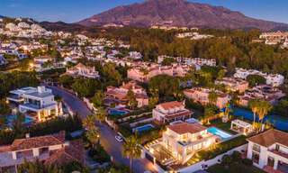 Villa supérieure rénovée de style moderne à vendre au cœur de la vallée du golf de Nueva Andalucia, Marbella 56072 
