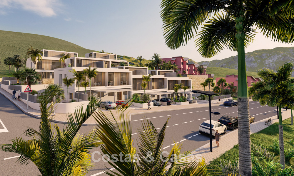 Nouveau projet de 10 maisons de charme à vendre avec une vue imprenable sur le golf et la mer et une piscine privée à l'ouest du centre-ville d'Estepona. 56288