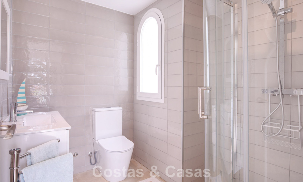 Villa de plain-pied à vendre à quelques pas de la plage sur le nouveau Golden Mile entre Marbella et Estepona 56490