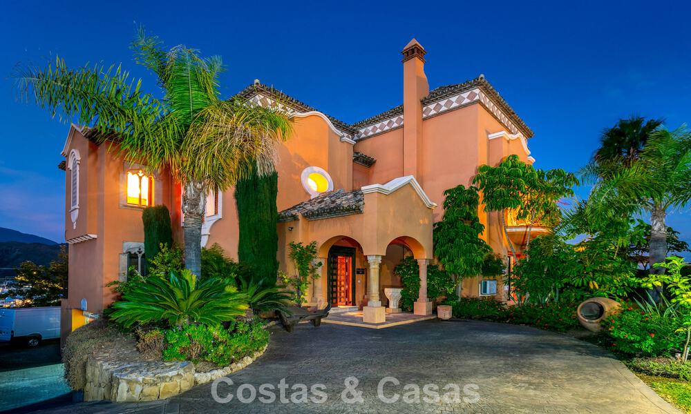 Prestigieuse villa de luxe à vendre dans un style espagnol classique avec vue sur la mer à La Quinta à Marbella - Benahavis 56521