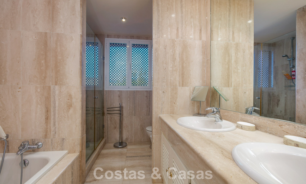 Prestigieuse villa de luxe à vendre dans un style espagnol classique avec vue sur la mer à La Quinta à Marbella - Benahavis 56528