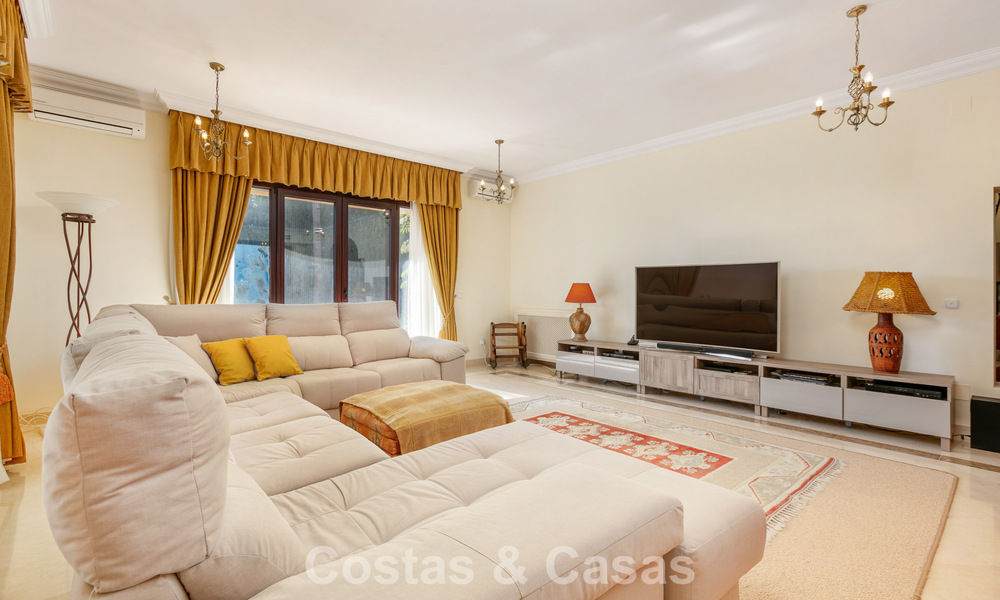 Prestigieuse villa de luxe à vendre dans un style espagnol classique avec vue sur la mer à La Quinta à Marbella - Benahavis 56534