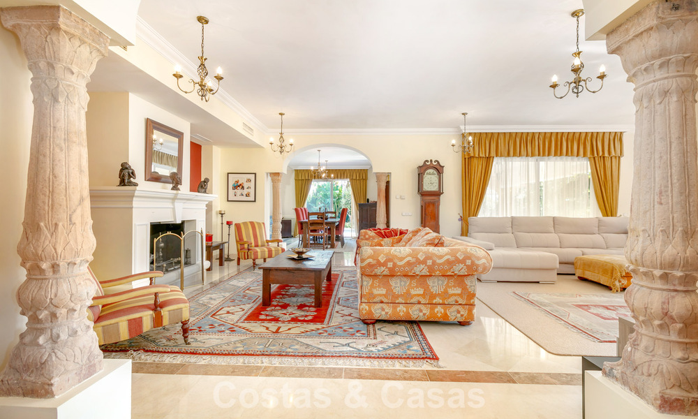 Prestigieuse villa de luxe à vendre dans un style espagnol classique avec vue sur la mer à La Quinta à Marbella - Benahavis 56537