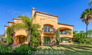 Prestigieuse villa de luxe à vendre dans un style espagnol classique avec vue sur la mer à La Quinta à Marbella - Benahavis 56557 