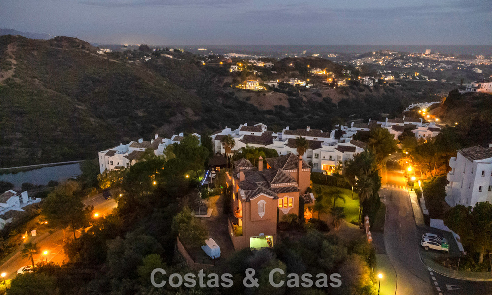 Prestigieuse villa de luxe à vendre dans un style espagnol classique avec vue sur la mer à La Quinta à Marbella - Benahavis 56560