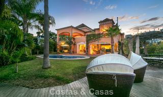 Prestigieuse villa de luxe à vendre dans un style espagnol classique avec vue sur la mer à La Quinta à Marbella - Benahavis 56568 
