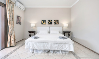 Villa de luxe de style andalou entourée de verdure sur un grand terrain à Marbella - Estepona 56321 
